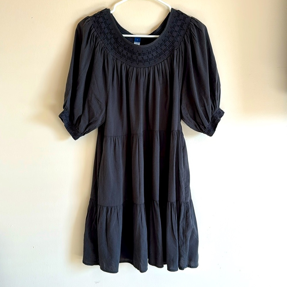 Old Navy tiered swing dress. Size Small. Charcoal color.